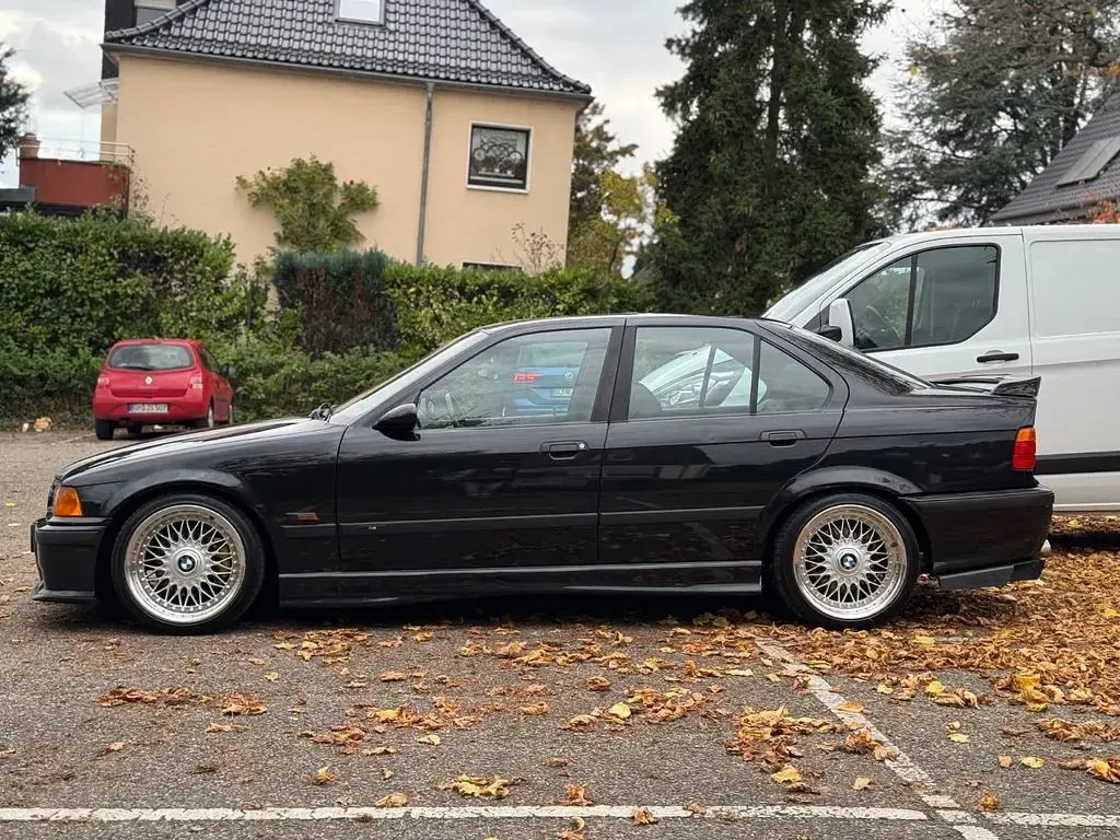 Gebraucht BMW 320 M Sport 150 PS (110 kW) 1996 Schwarz Limousine