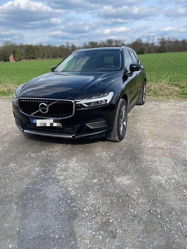 Schwarz Gebraucht 2020 Volvo XC60 Momentum SUV | 25.850 € (Fairer Preis) - Bild 1/4
