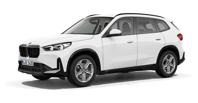 Weiß Gebraucht 2024 BMW X1 Shadowline SUV | 46.145 € (Guter Preis) - Bild 1/3