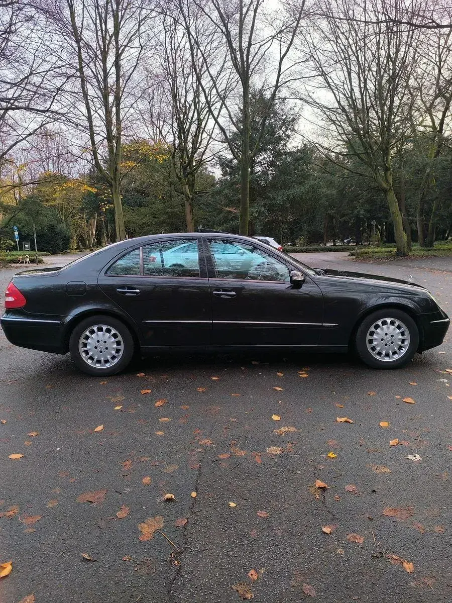 Gebraucht Mercedes E320 Elegance 224 PS (164 kW) 2002 Schwarz Limousine