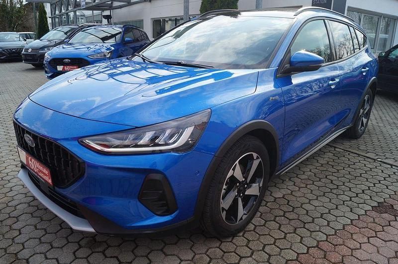 Usata Ford Focus Active 155 CV (114 kW) 2024 Blu Berlina