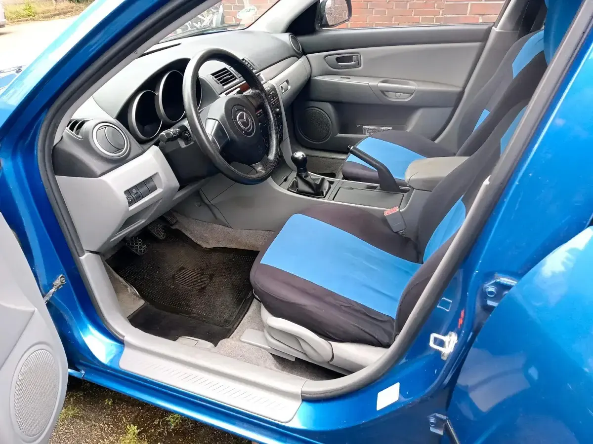 Gebraucht Mazda 3 84 PS (61 kW) 2005 Blau Kleinwagen