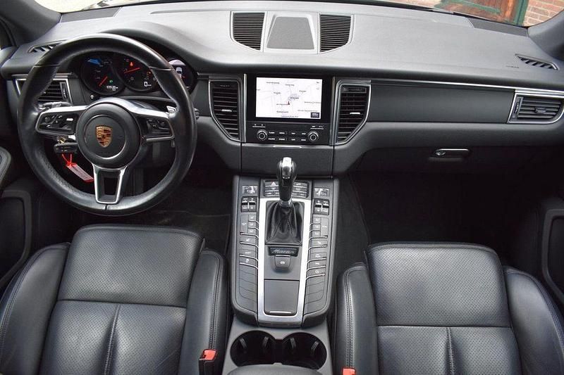 Gebraucht Porsche Macan 252 PS (185 kW) 2018 Grau SUV