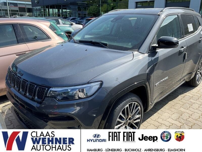 Neu Jeep Compass Summit 131 PS (96 kW) 2025 Grigio moda (graphite grey met SUV