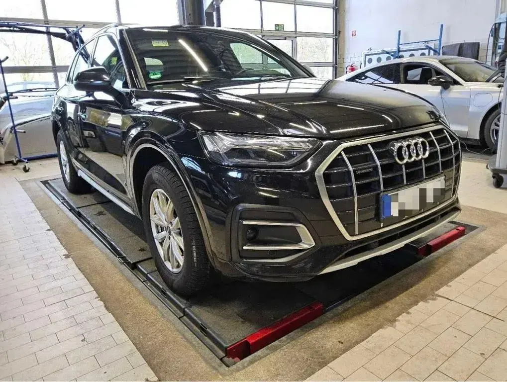 Second-hand Audi Q5 Advanced Plus 204 CP (150 kW) 2023 Negru SUV