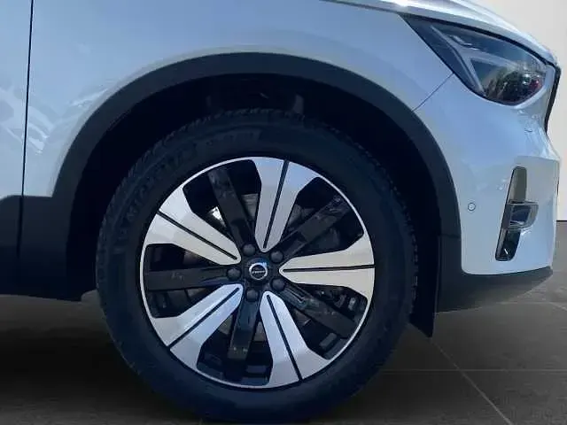 Gebraucht Volvo XC40 Plus 261 PS (191 kW) 2022 Crystal white SUV
