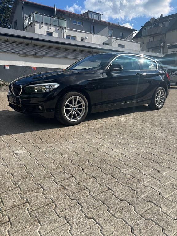 Schwarz Gebraucht 2018 BMW 116 Advantage Kleinwagen | 10.800 € (Fairer Preis) - Bild 1/4
