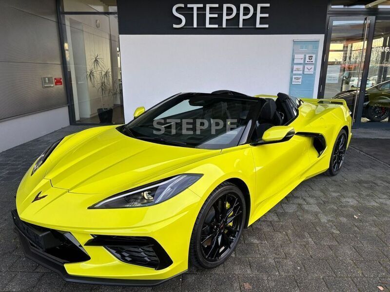 Accelerate yellow metallic Neu 2025 Corvette Stingray Cabrio | 129.600 € (Teuer) - Bild 1/4