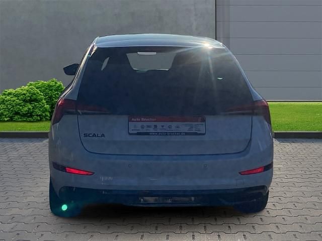 Gebraucht Skoda Scala Monte Carlo 110 PS (80 kW) 2021 Weiss Kleinwagen