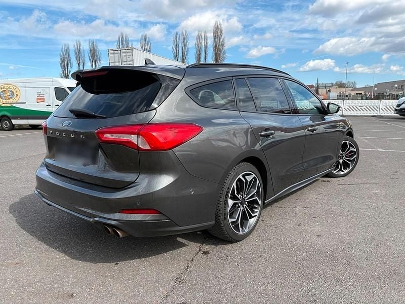 Gebraucht Ford Focus ST-Line 150 PS (110 kW) 2018 Grau Kombi