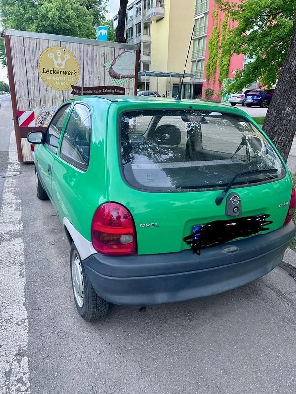 Grün Gebraucht 1998 Opel Corsa Kleinwagen | 750 € (Guter Preis) - Bild 1/4