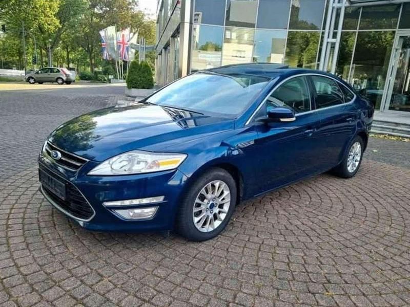 Gebraucht Ford Mondeo Titanium 163 PS (119 kW) 2011 Blau Limousine