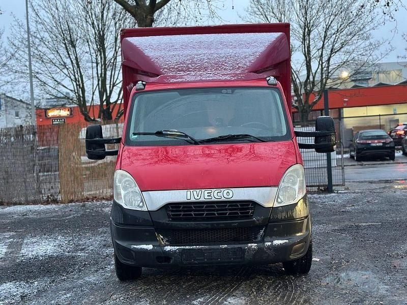 Gebraucht Iveco Daily 126 PS (92 kW) 2013 Rot Van / Kleinbus