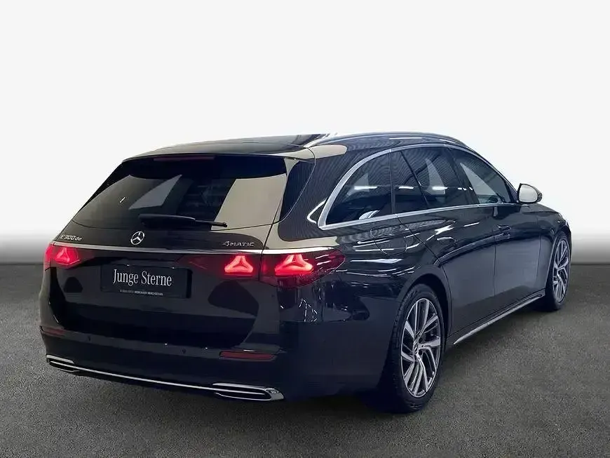 Usata Mercedes E300 Premium Plus 313 CV (230 kW) 2025 Grigio Station wagon