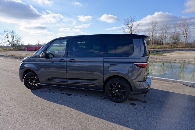 Gebraucht VW Multivan Edition 136 PS (100 kW) 2023 Grau Van / Kleinbus