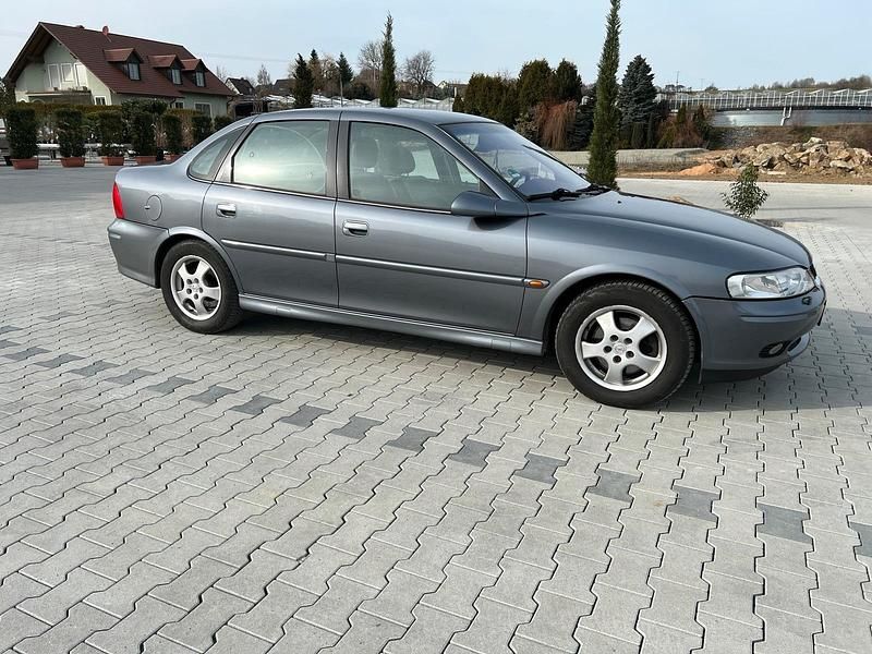 Gebraucht Opel Vectra 130 PS (95 kW) 2001 Andere farben Limousine