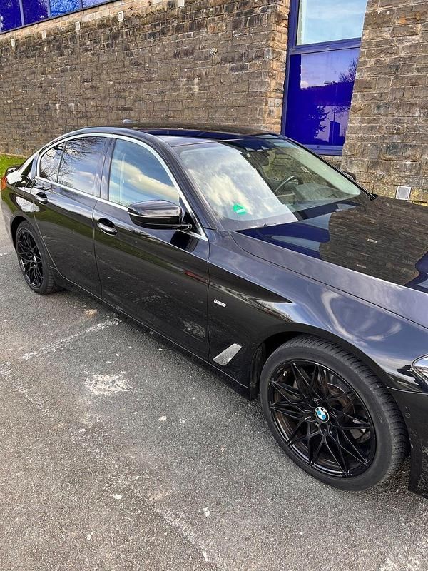 Gebraucht BMW 520 Luxury Line 190 PS (139 kW) 2017 Schwarz Limousine