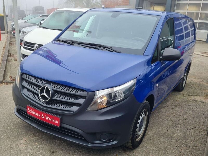 Atlantisblau Gebraucht 2018 Mercedes Vito Van / Kleinbus | 17.950 € (Guter Preis) - Bild 1/4