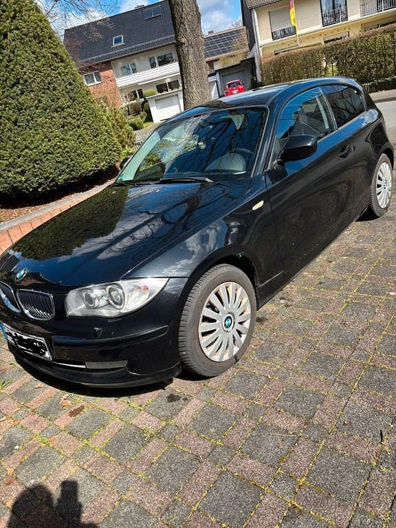Gebraucht BMW 118 143 PS (105 kW) 2009 Schwarz Kleinwagen