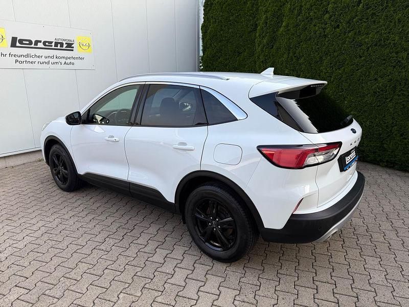 Gebraucht Ford Kuga Titanium 120 PS (88 kW) 2021 Frozen white SUV