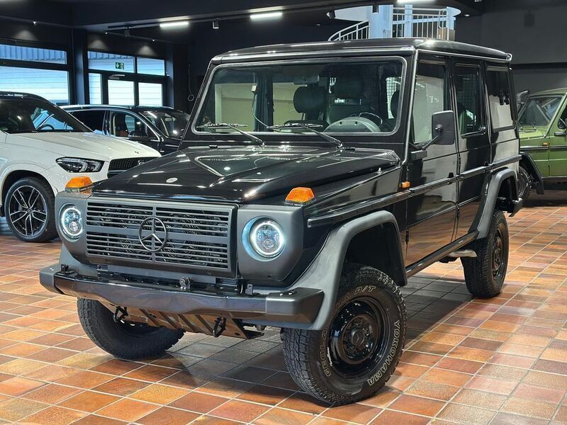 Obsidianschwarz metallic Gebraucht 2008 Mercedes G280 SUV | 48.950 € (Teuer) - Bild 1/4