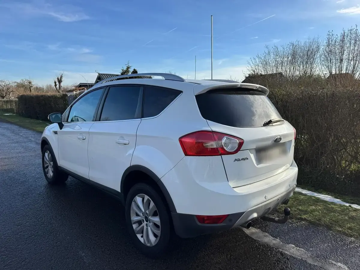 Gebraucht Ford Kuga 200 PS (147 kW) 2010 Weiß SUV