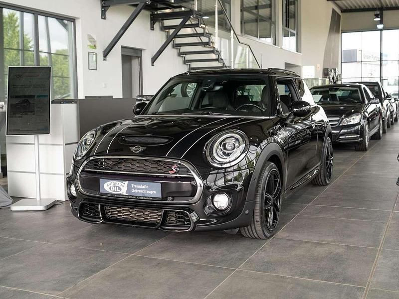 Gebraucht Mini John Cooper Works Coupé 192 PS (141 kW) 2018 Midnight black metallic Coupé