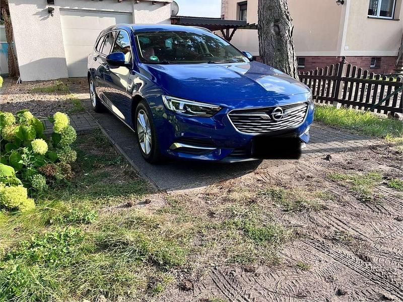 Blau Gebraucht 2018 Opel Insignia Country Tourer Business Kombi | 12.260 € (Fairer Preis) - Bild 1/4