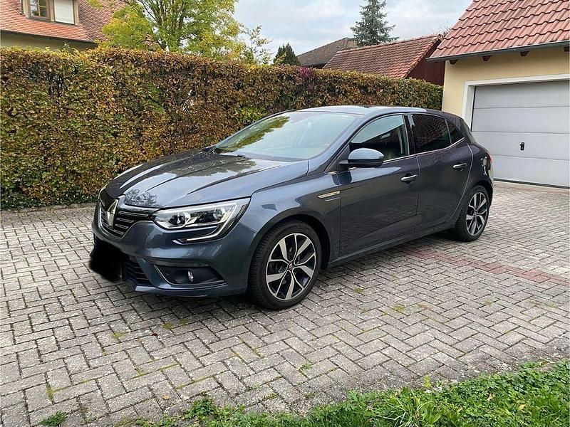 Grau Gebraucht 2019 Renault Mégane IV Bose Edition Limousine | 13.999 € (Fairer Preis) - Bild 1/4