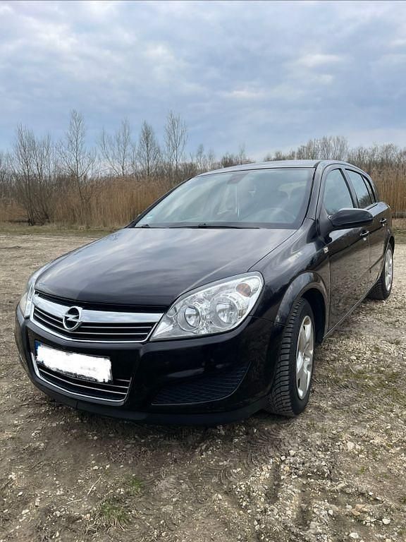 Gebraucht Opel Astra Edition 90 PS (66 kW) 2008 Schwarz Kleinwagen