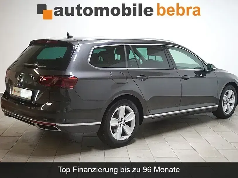 Gebraucht VW Passat Elegance 150 PS (110 kW) 2022 Mangangrau Kombi