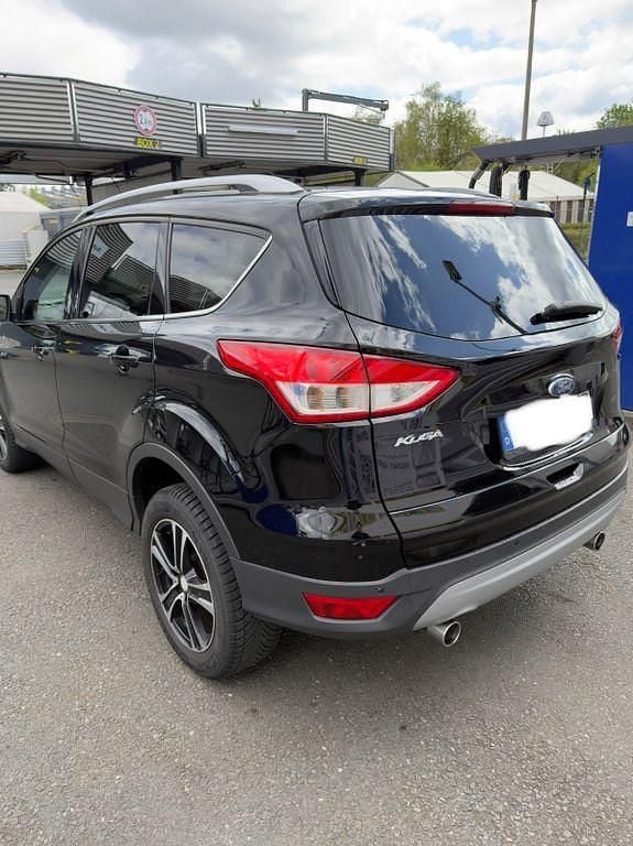 Gebraucht Ford Kuga SYNC Edition 179 PS (131 kW) 2016 Schwarz SUV