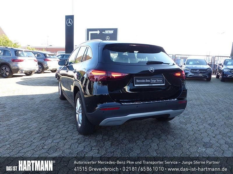 Gebraucht Mercedes GLA200 Advanced 163 PS (119 kW) 2024 Unilack nachtschwarz SUV