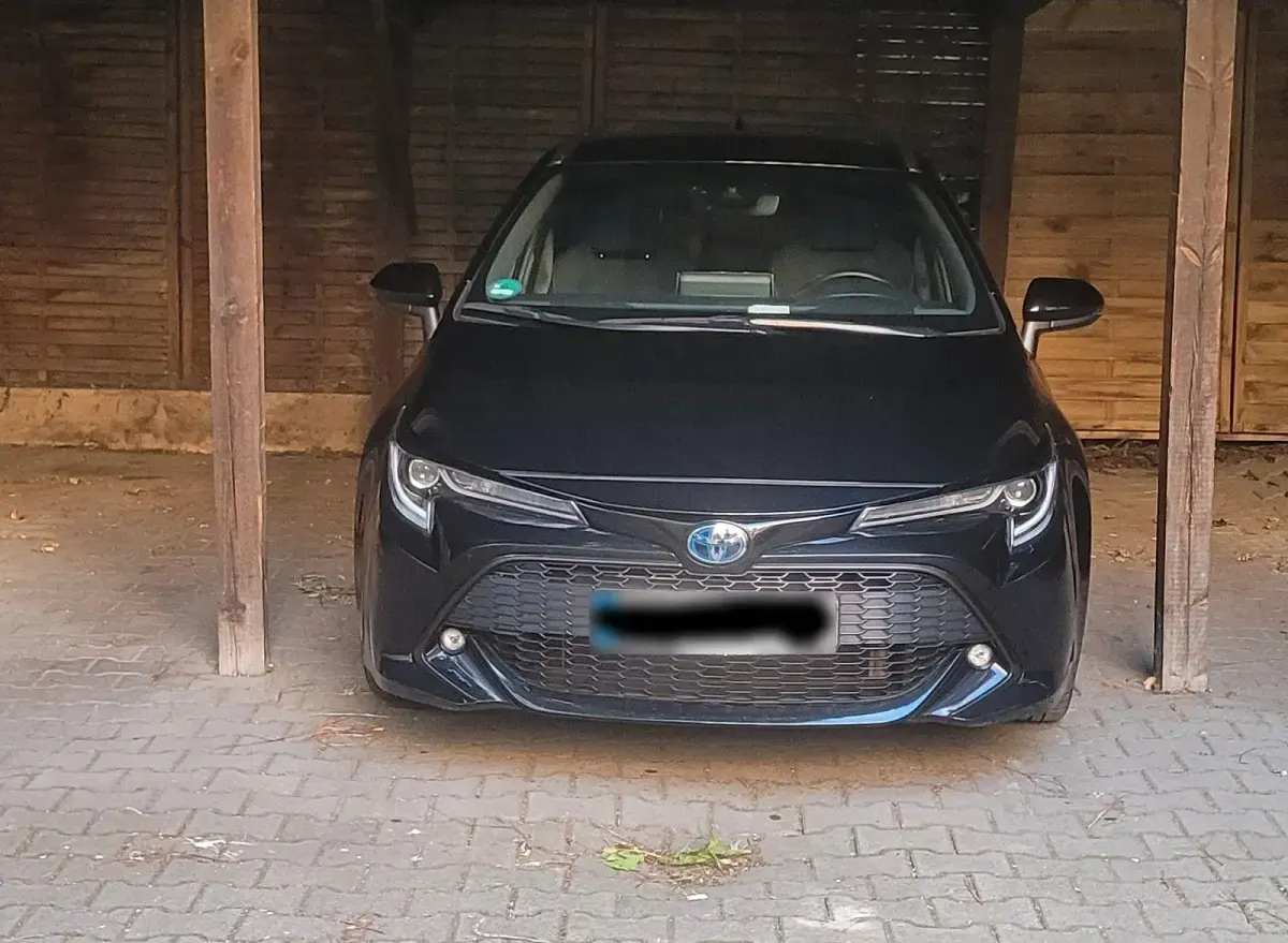 Gebraucht Toyota Corolla Team 122 PS (89 kW) 2021 Schwarz Kombi