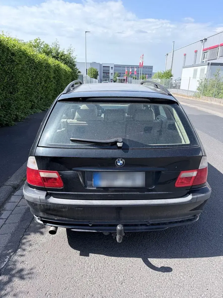 Gebraucht BMW 318 143 PS (105 kW) 2005 Schwarz Kombi