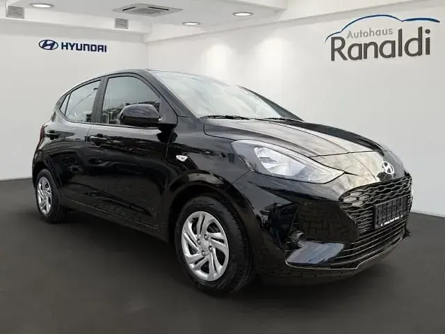 Neu Hyundai i10 Select 63 PS (46 kW) 2025 Phantom black Kleinwagen