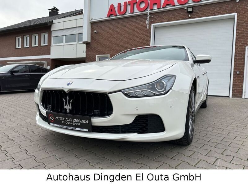 Weiß Gebraucht 2018 Maserati Ghibli Coupé | 28.950 € (Superpreis) - Bild 1/4