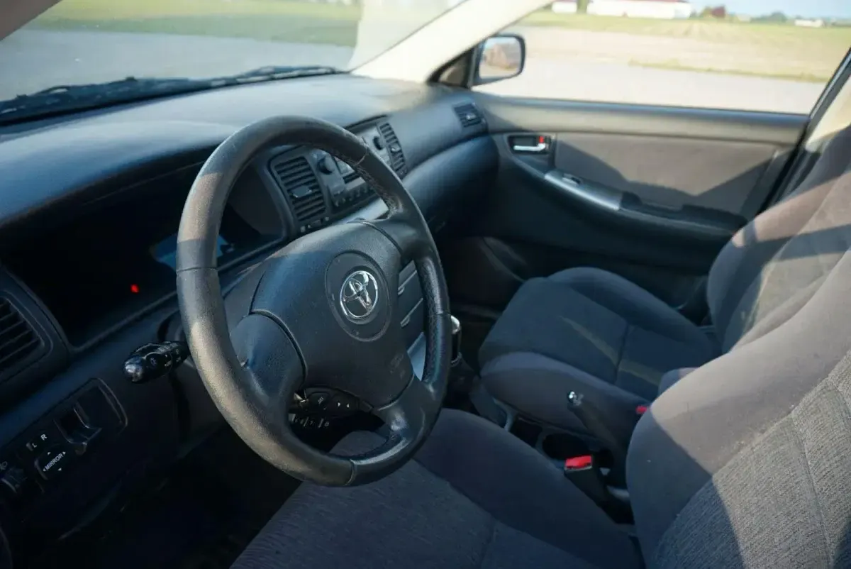 Gebraucht Toyota Corolla 97 PS (71 kW) 2003 Silber Kleinwagen