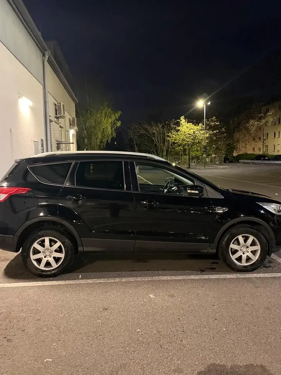 Gebraucht Ford Kuga 150 PS (110 kW) 2016 Schwarz SUV