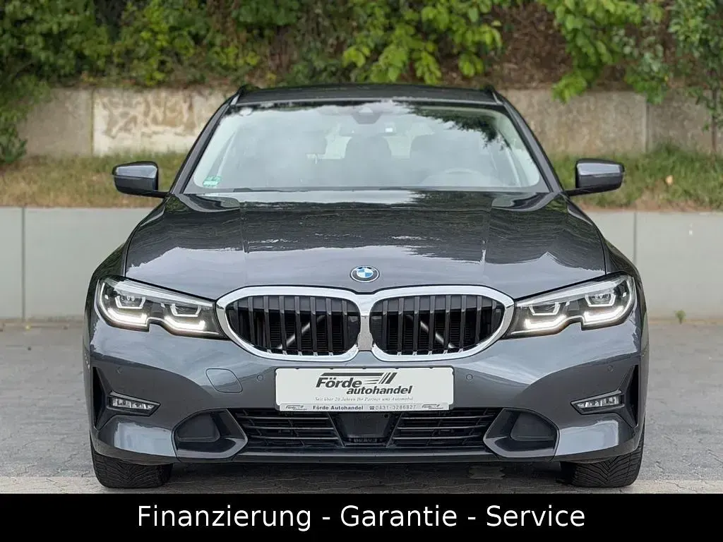 Gebraucht BMW 318 Sport Line 156 PS (114 kW) 2021 Grau Kombi