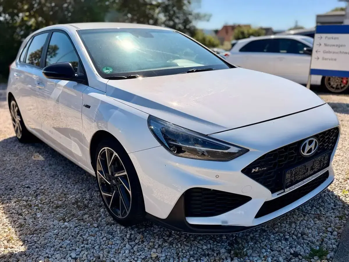 Gebraucht Hyundai i30 N Line 159 PS (116 kW) 2020 Polar weiß Limousine