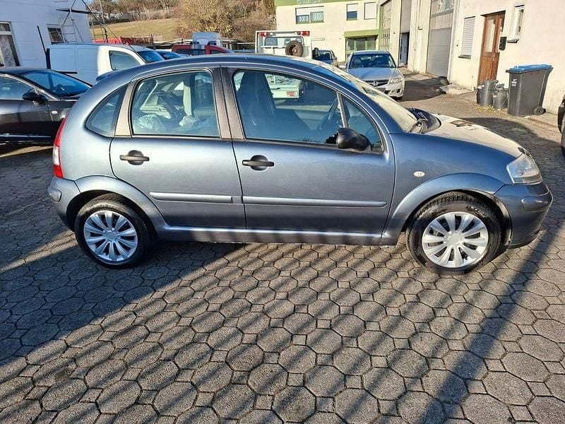 Gebraucht Citroën C3 Comfort 73 PS (53 kW) 2006 Grau Limousine