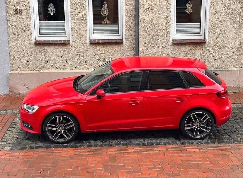 Gebraucht Audi A3 110 PS (80 kW) 2016 Rot Limousine