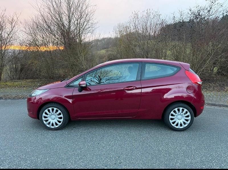 Gebraucht Ford Fiesta 82 PS (60 kW) 2010 Rot Kleinwagen