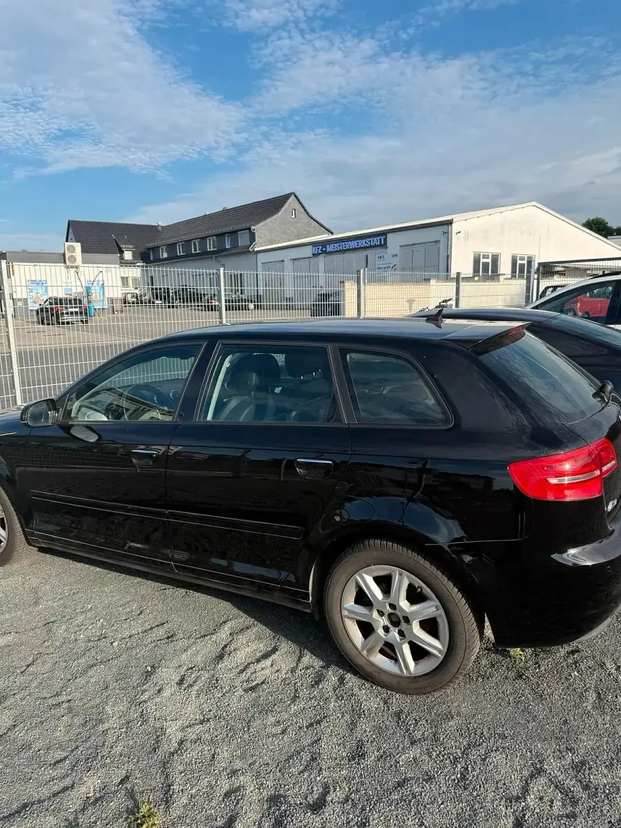 Gebraucht Audi A3 105 PS (77 kW) 2011 Schwarz Kleinwagen