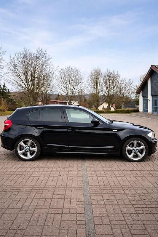 Gebraucht BMW 118 150 PS (110 kW) 2018 Schwarz Kleinwagen