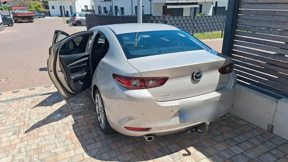 Gebraucht Mazda 3 Exclusive-Line 140 PS (102 kW) 2025 Schwarz Limousine