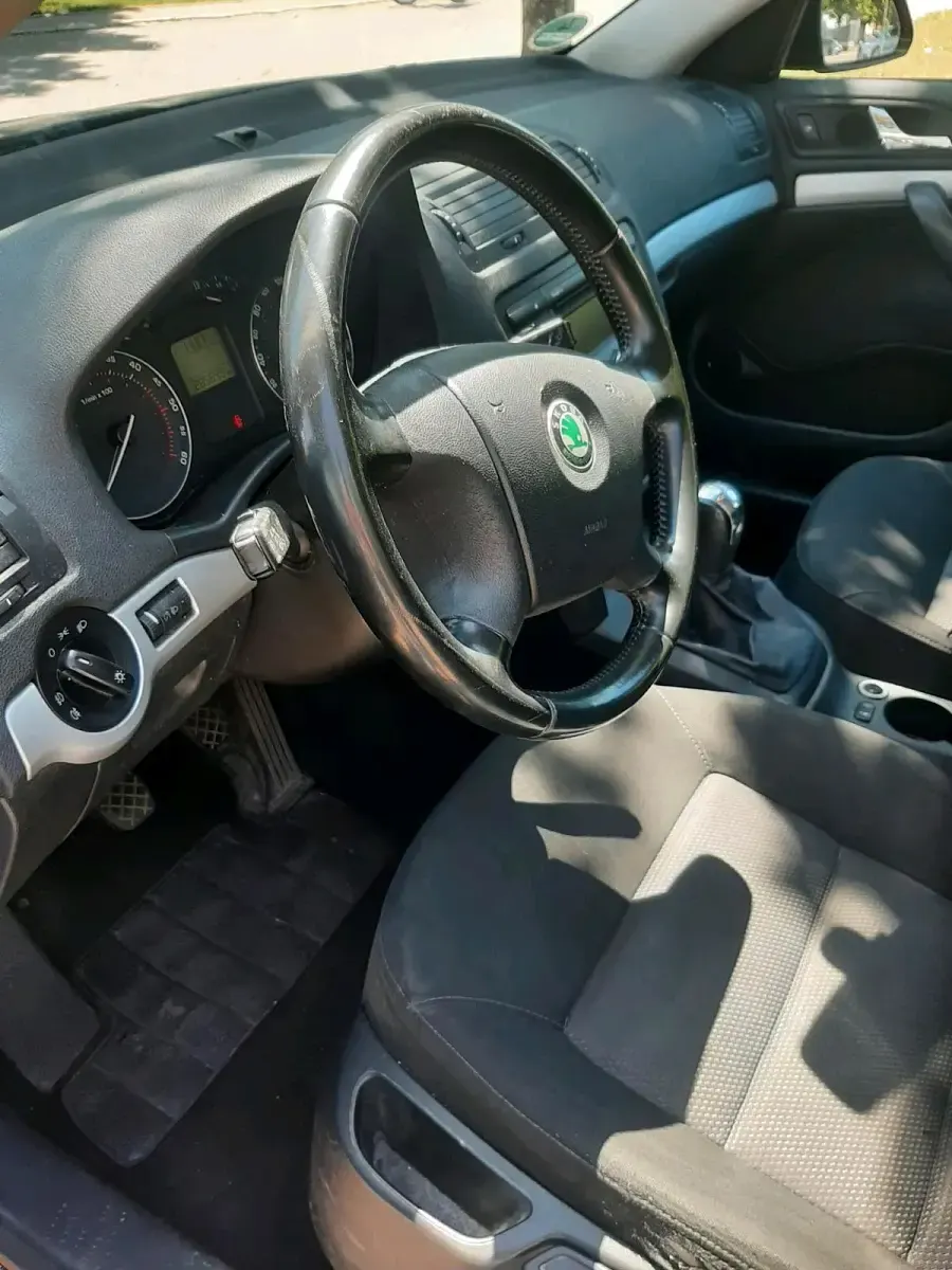 Gebraucht Skoda Octavia 105 PS (77 kW) 2008 Schwarz Kombi