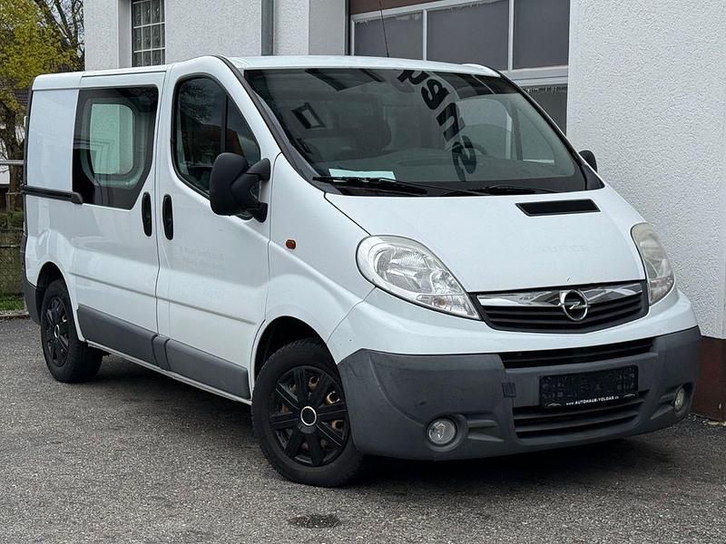 Gebraucht Opel Vivaro 114 PS (83 kW) 2013 Weiß Van / Kleinbus