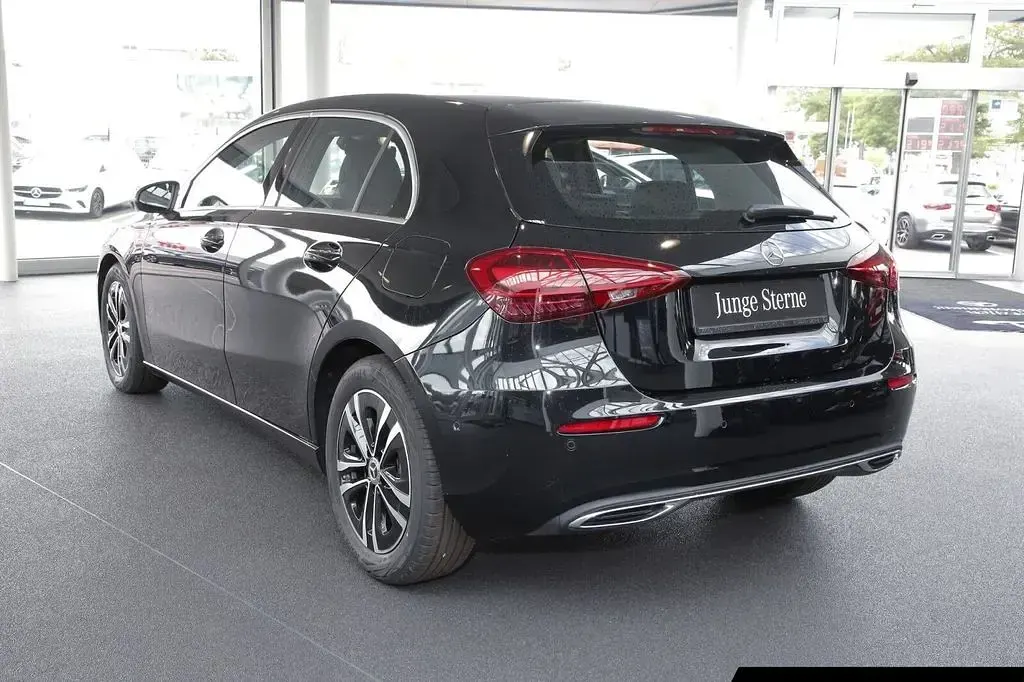 Gebraucht Mercedes A180 Progressive 136 PS (100 kW) 2025 Schwarz Limousine